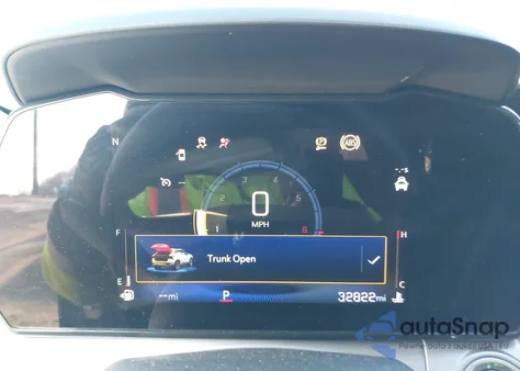 2024 Chevrolet Trax Fwd Lt z USA, uszkodzony, nr VIN KL77LHE28RC025316